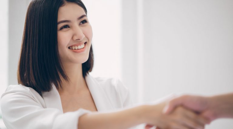 BANNER-How-To-Identify-Fake-Candidates-in-Recruitment-Shutterstock_1483479077-768x426